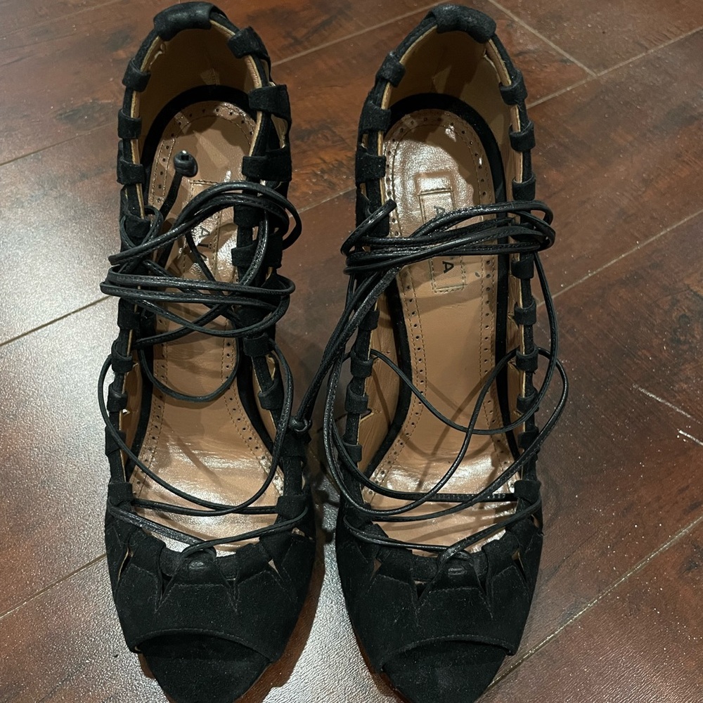 Alaia wrap around heals